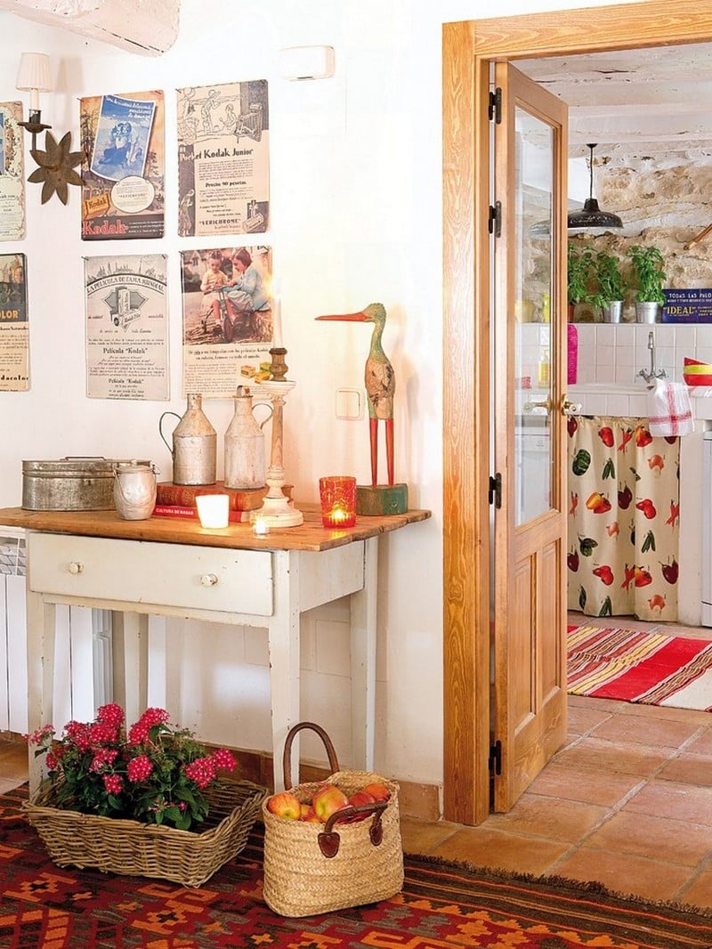 decoration-maison-campagne-tapis-rustique-motif-rouge-orange-table-console-blanche-cuisine décoration maison de campagne