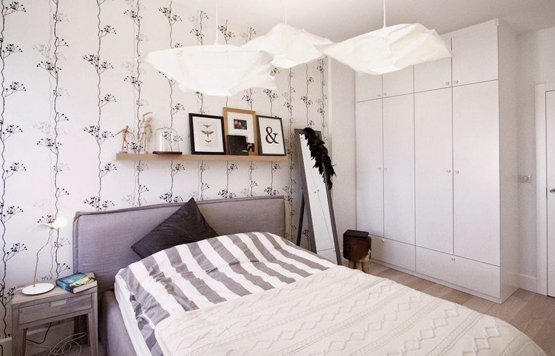 dressing-petite-chambre-dressing-blanc-papier-peint-motif-floral dressing pour petite chambre