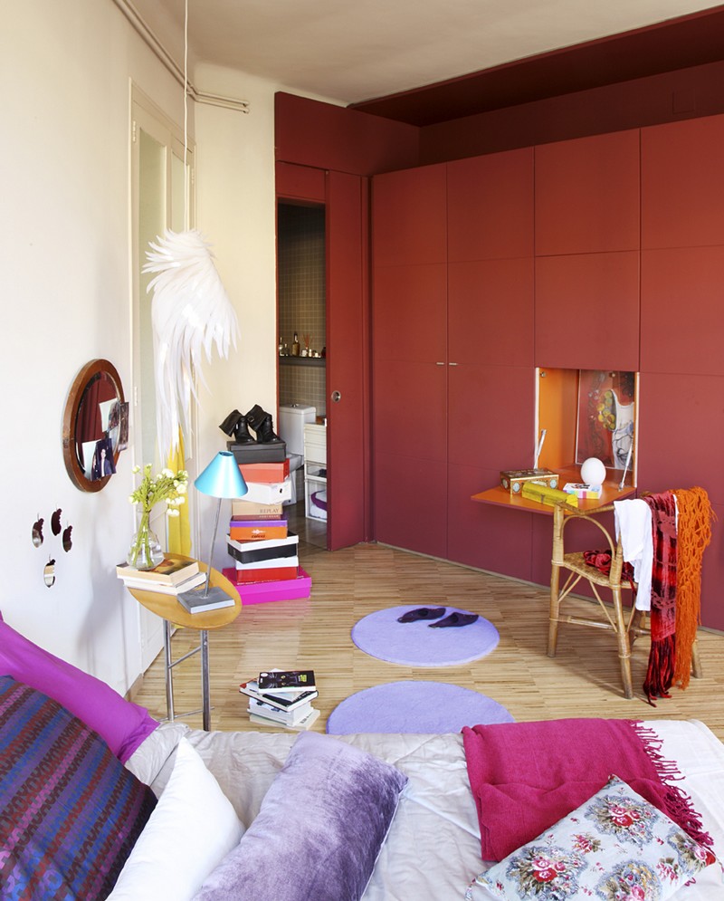 dressing-petite-chambre-dressing-rouge-encastre-mur dressing pour petite chambre