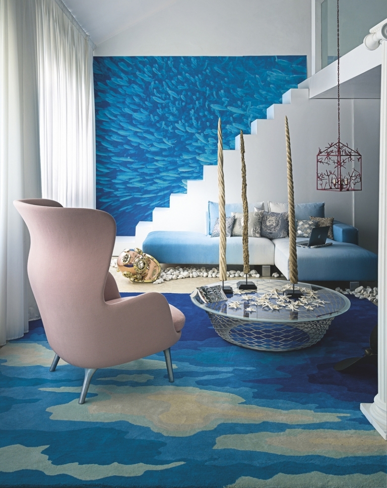 déco-bord-mer-moderne-tableau-tapis-bleus-scaphandre-Sophie-Brown