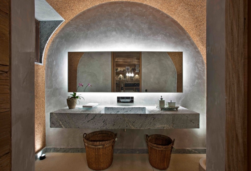 déco-salle-bain-zen-lavabo-pierre-miroir-rectangulaire-décor-asiatique