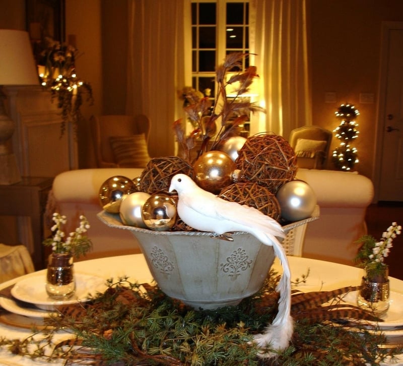 déco table Noël argent or-blanc-colombe-boules-tressées