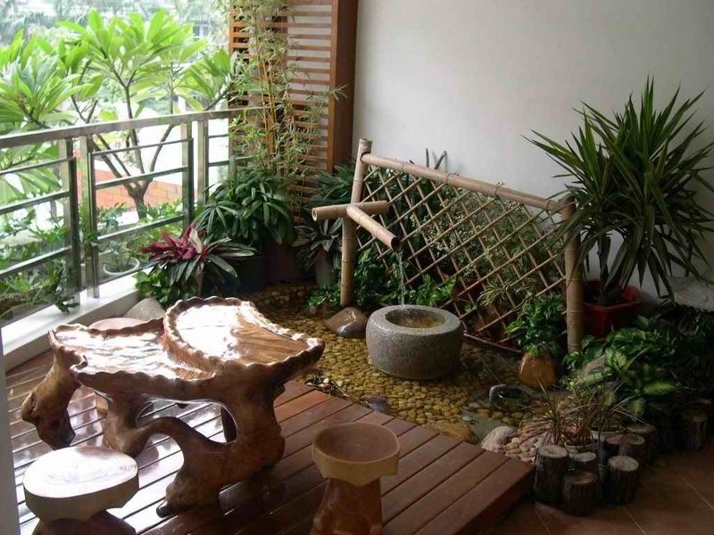 décoration-balcon-asiatique-fontaine-bambou-plantes-vertes