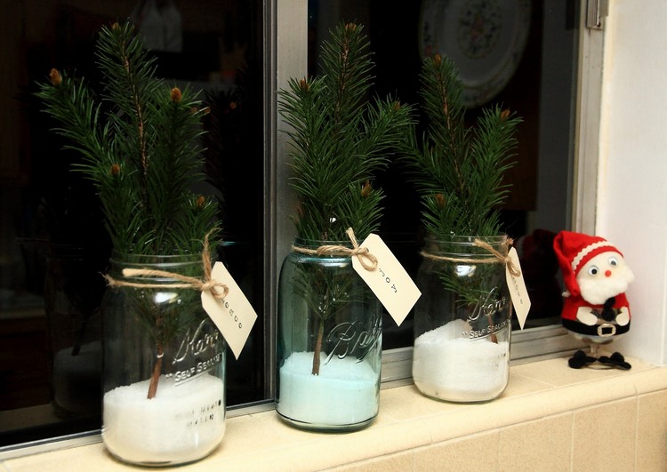 décoration-fenêtre-Noël-branches-sapin-bocal-transparent