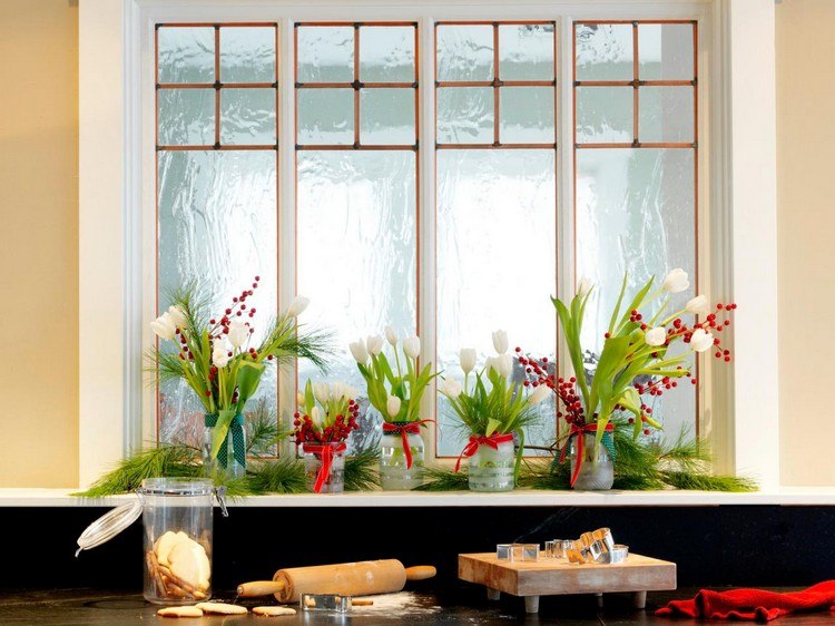 décoration fenêtre Noël tulips-blanches-cerises-décoratives
