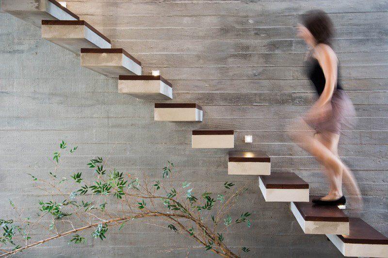 Escalier sans rampe, ni main courante en 12 designs cool Inspiration Mur Escalier