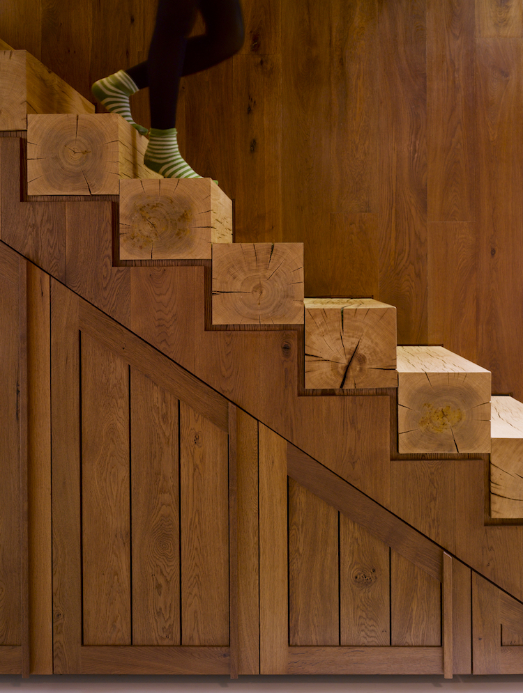 fabriquer-escalier-bois-massif-rangements-intégrés