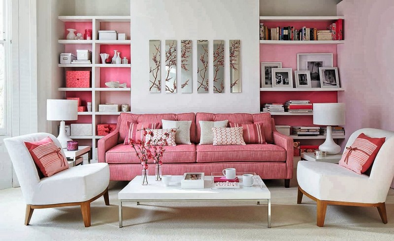 idee-deco-petit-salon-canape-rose-peinture-murale-blanc-rose-fauteuils-table-blanc idée déco petit salon