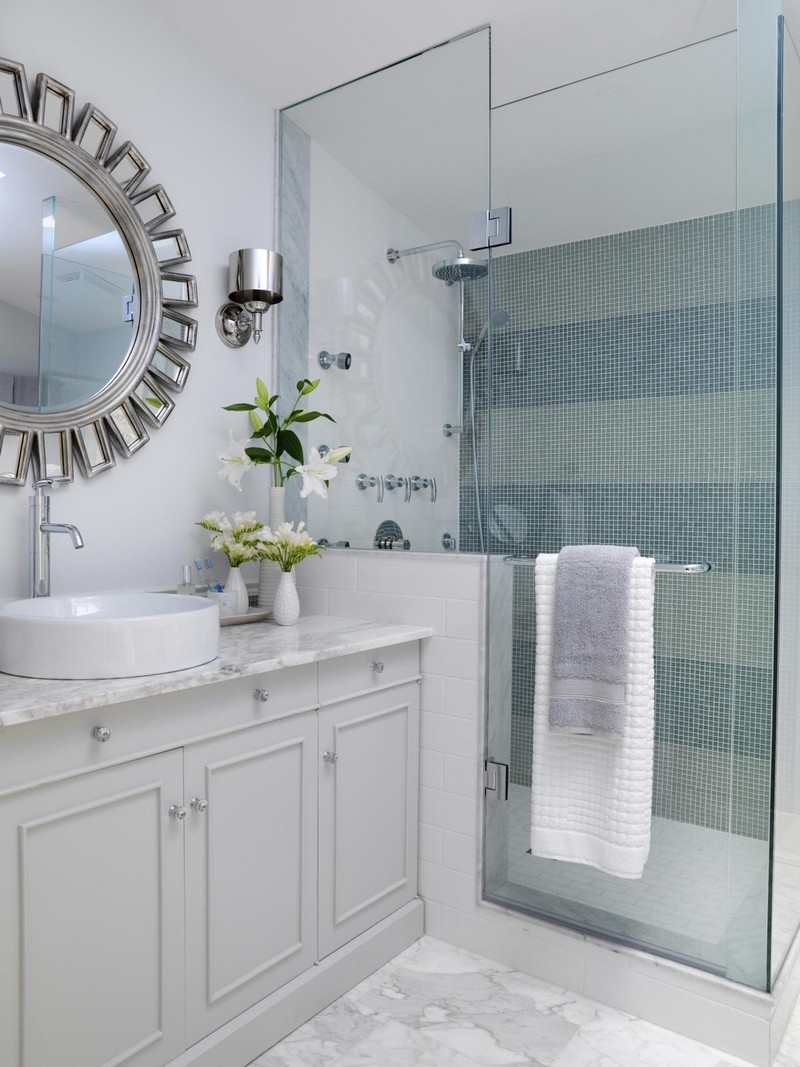 image-salle-bain-naturelle-plan-vasque-marbre-miroir-soleil