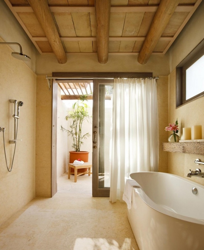 image-salle-bain-naturelle-poutres-apparentes-carrelage-travertin image salle de bain