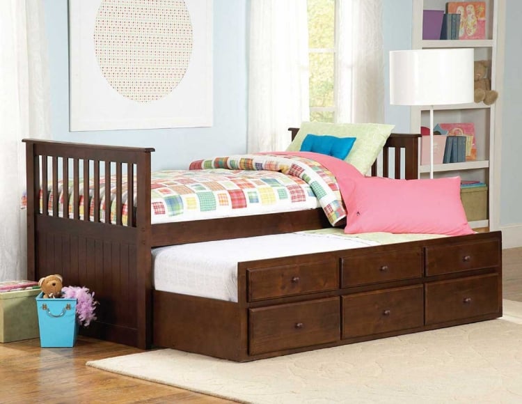 lit avec rangements bois-foncé-plancher-assoti