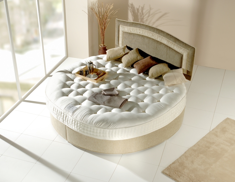 lit-rond-design-blanc-beige-surface-sommeil-capitonnée
