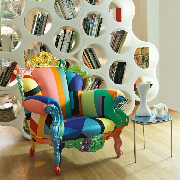 meubles-baroques-fauteuil-multicolore-signé-Mendini-formes-géométriques