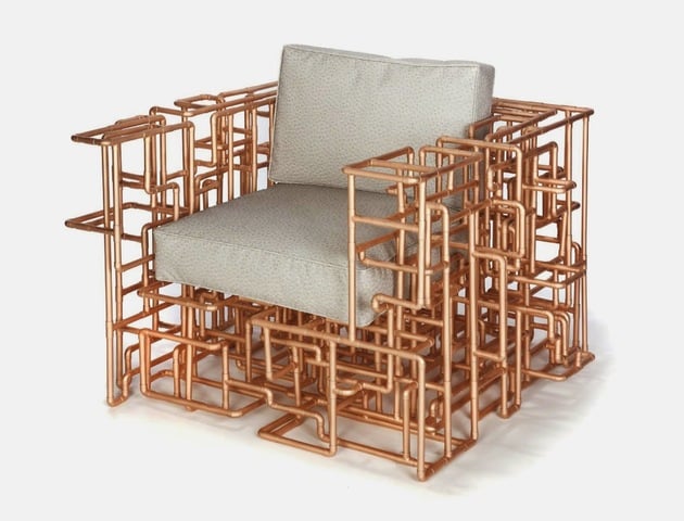 meubles-originaux-chaise-tuyaux-bronze-récup-coussins-canapé