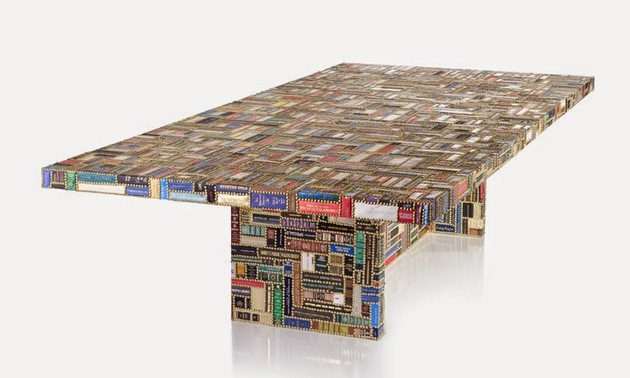 meubles-originaux-table-basse-multicolore-tapissée-morceaux-cuir