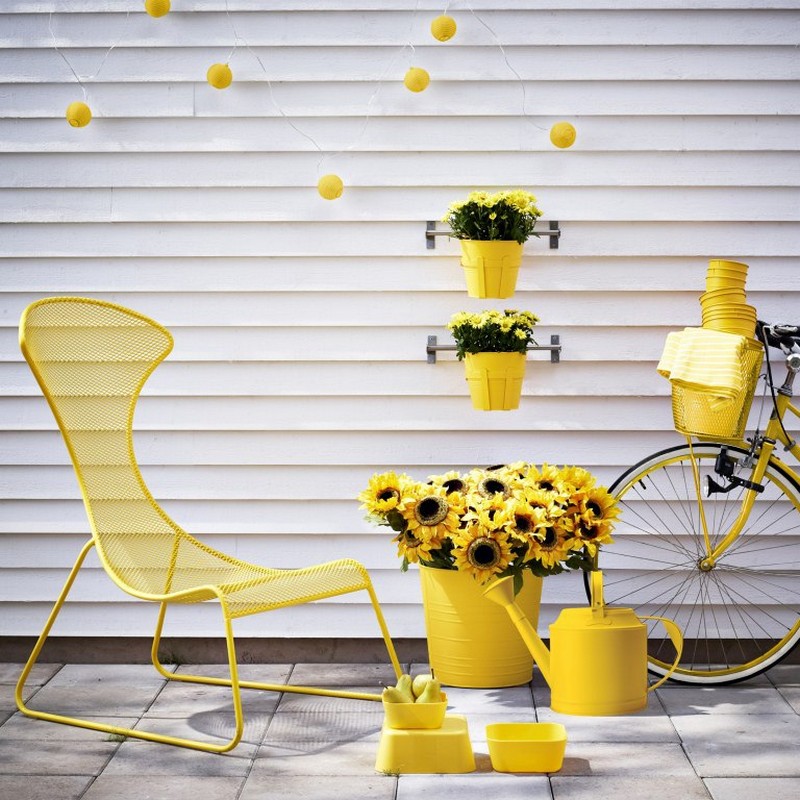 mobilier-balcon-chaises-pots-design-jaune
