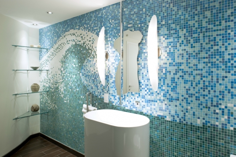 mosaïque salle de bain verte-bleue-étagères-angle-verre