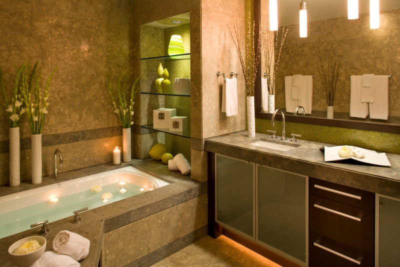 mosaique-salle-bain-verte-niche-rangement-matériaux-naturels