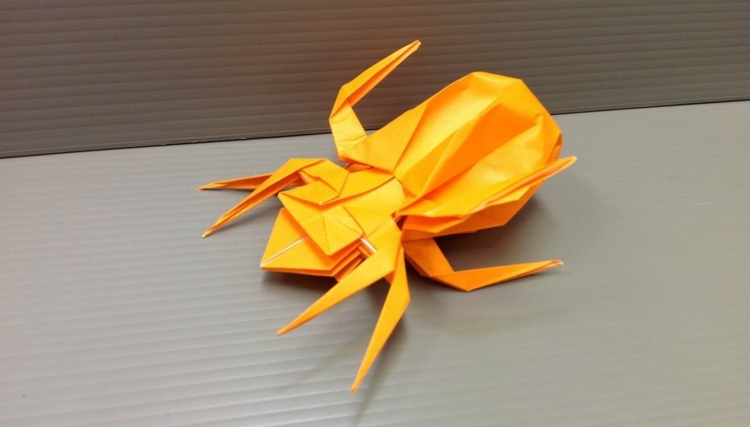 origami-animaux-araignee-jaune-3d