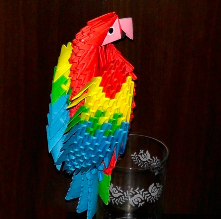 origami-animaux-perroquet-ara-papier-multicolore