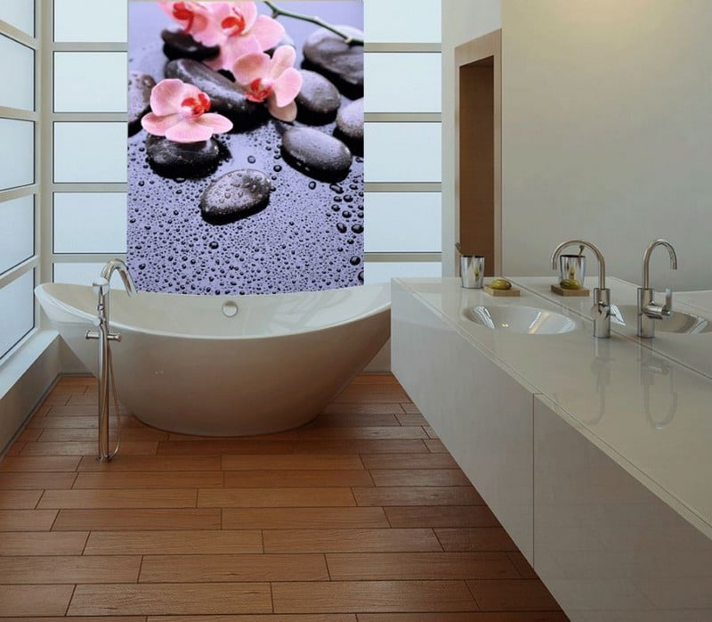 papier-peint-salle-bain-orchdées-roses-fond-gris