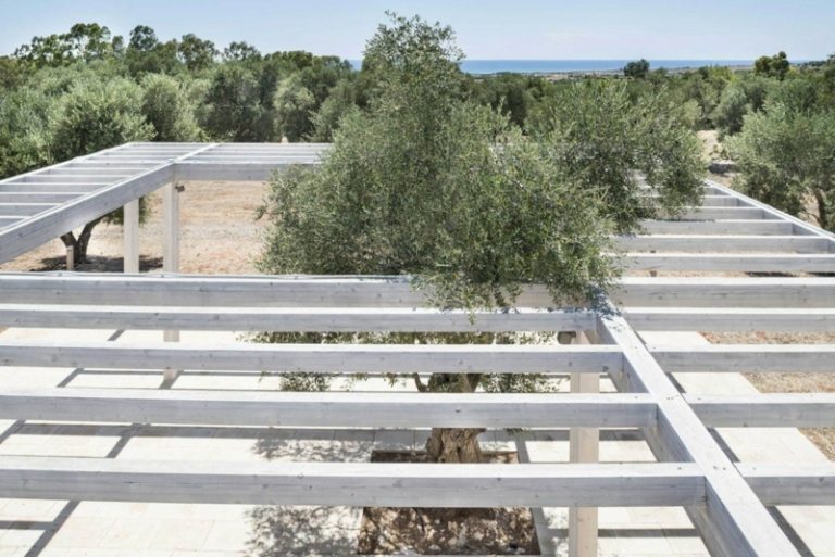 parement pierre naturelle dessus-pergola-terrasse