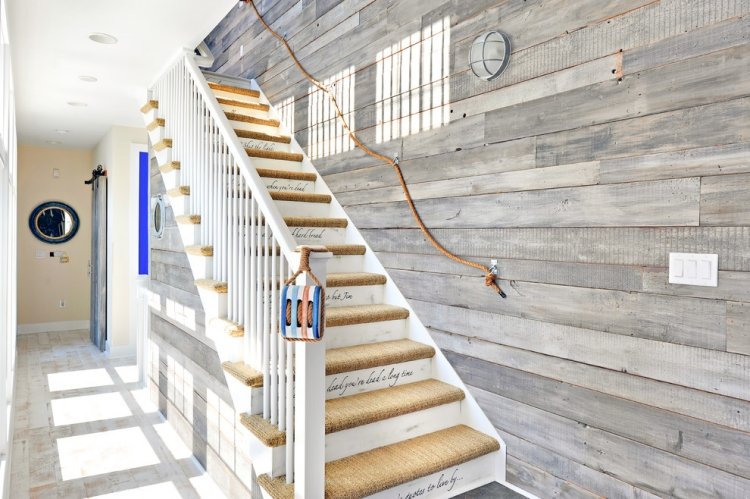 Rambarde escalier colorée comme accent de décoration Exterieur décor Escalier