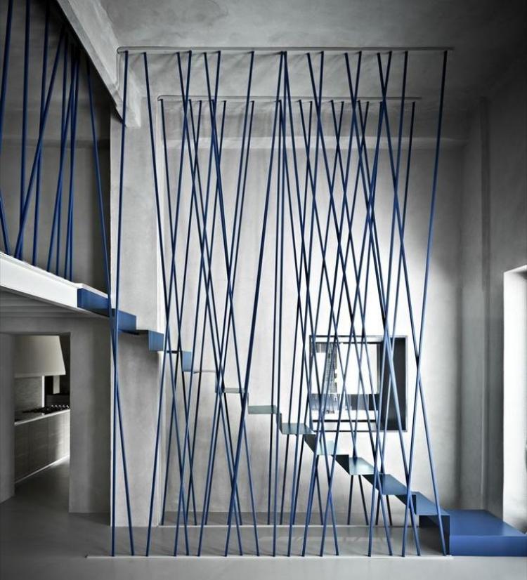 Rambarde escalier colorée comme accent de décoration Cage Escalier désign