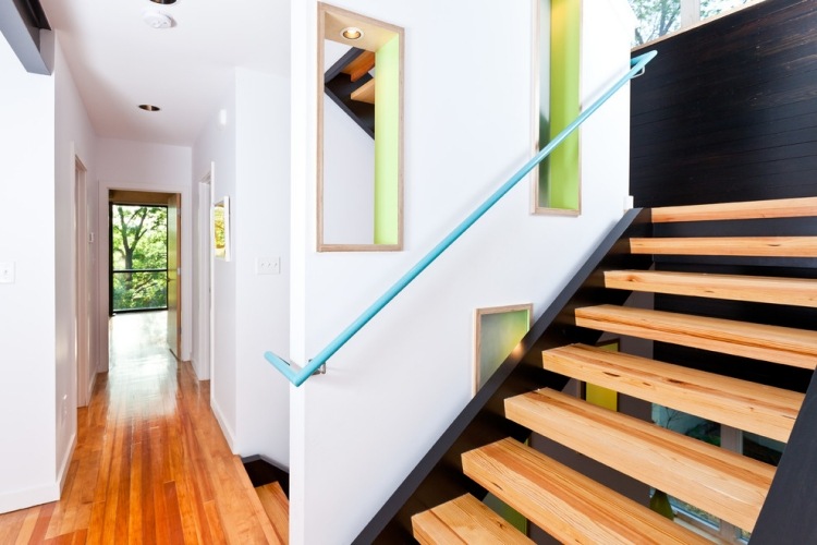 Rambarde escalier colorée comme accent de décoration Escalier décor Métal