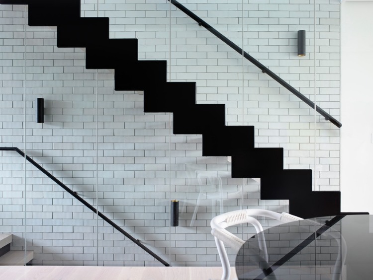 Rambarde escalier colorée comme accent de décoration Escalier décor Métal