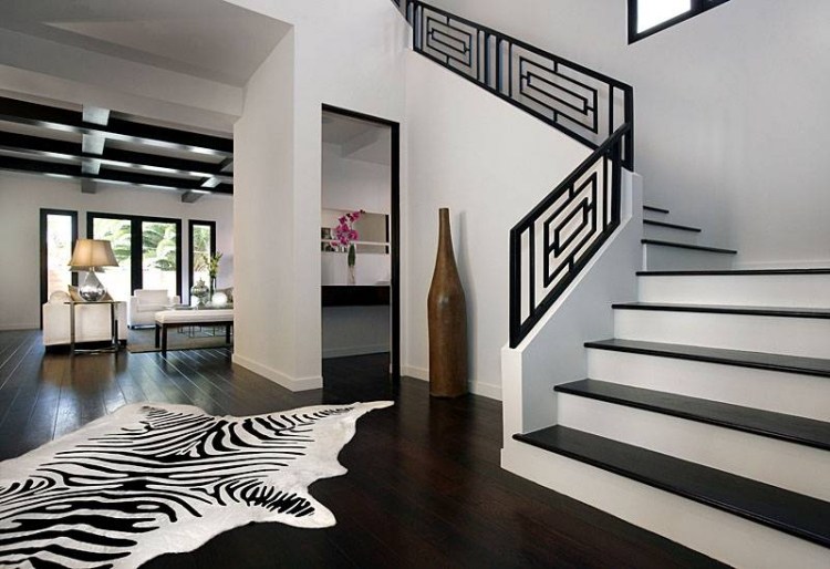 Rambarde escalier colorée comme accent de décoration Escalier décor Métal