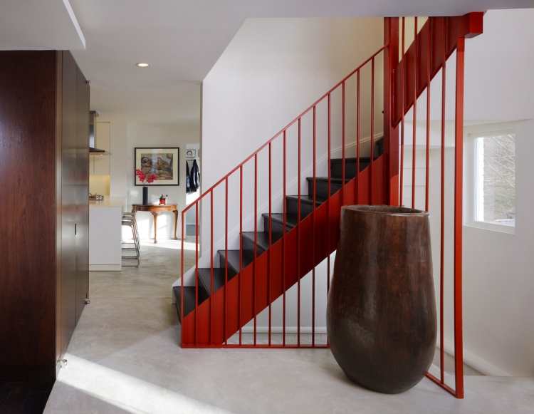 rambarde escalier métal-colorée-rouge-cardinal-meubles-bois-massif