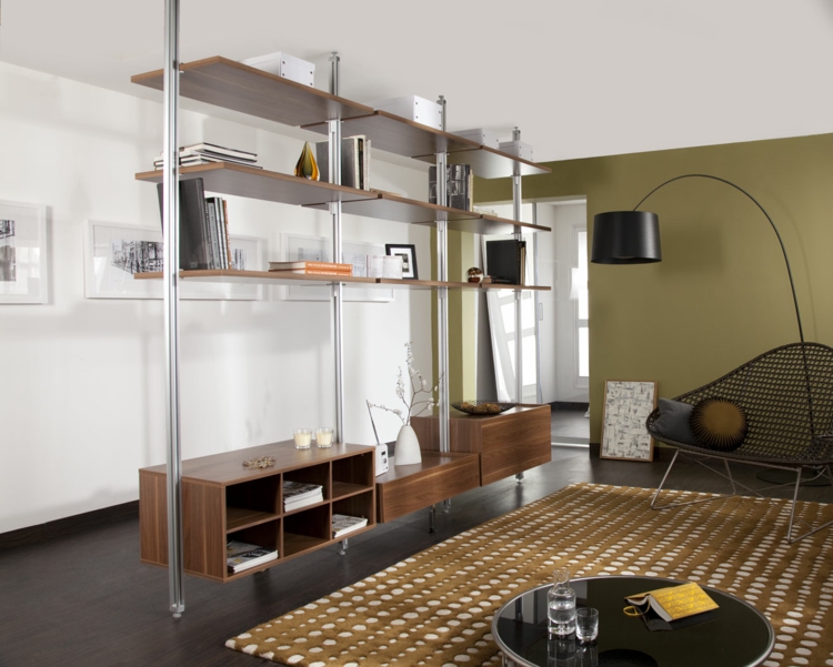 rangement-salon-moderne-étagères-meubles-bois-lampadaire-moderne