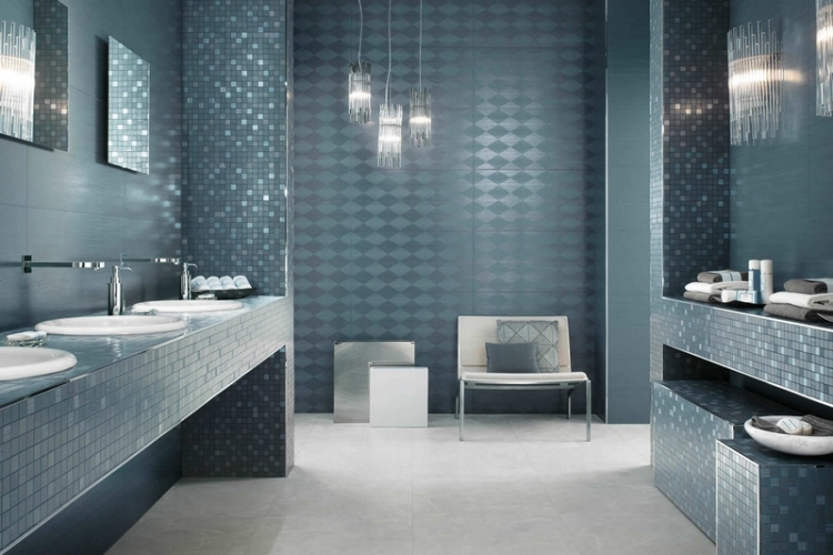 revêtement-mural-salle-bain-carrelage-losanges-mosaique-bleu-aviateur