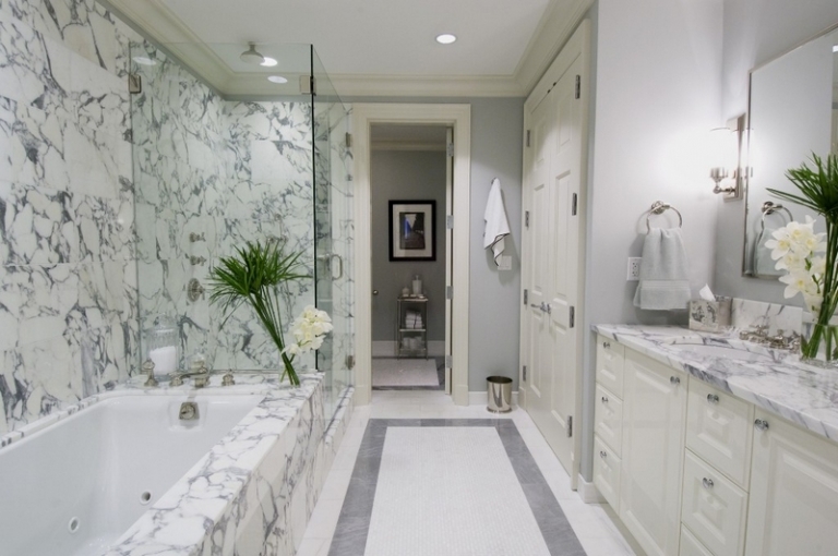 revêtement mural salle de bain classique marbre-blanc-meuble-lavabo-assorti
