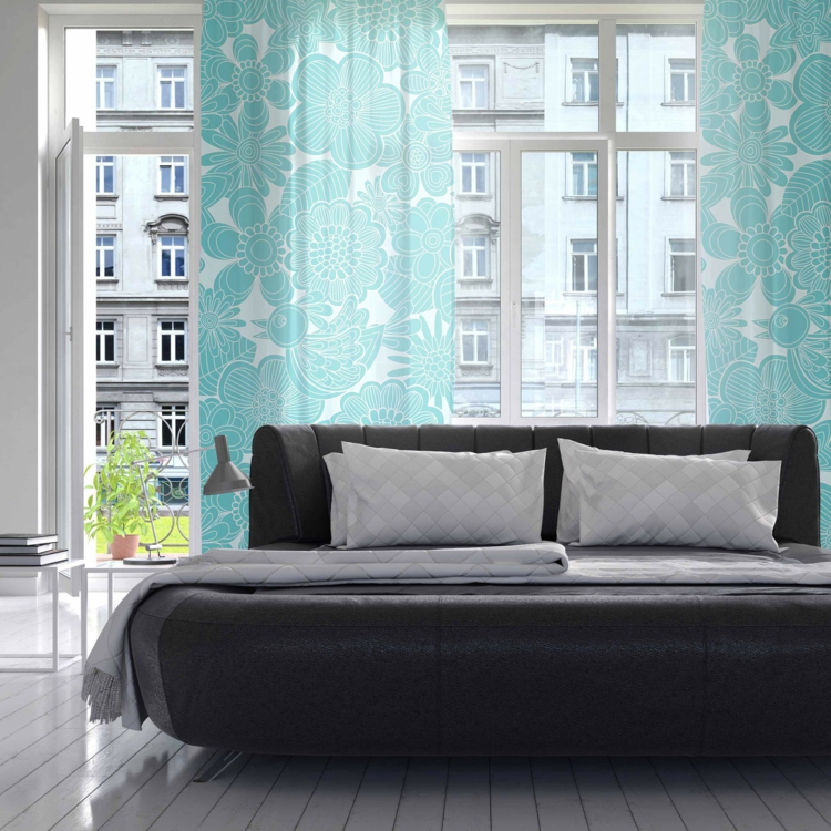 rideau-turquoise-blanc-motifs-floraux-oiseau-double-lit-coussins