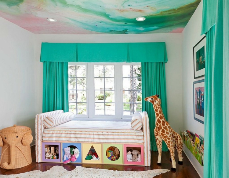 rideau-turquoise-chambre-enfant-plafond-artistique-panier-éléphant