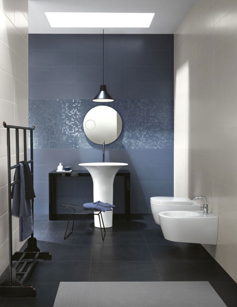 salle-bain-coloree-carrelage-gris-noir-mat-beige-mosaique-sanitaire-blanc
