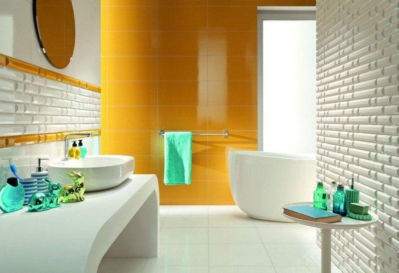 salle-bain-coloree-carrelage-jaune-blanc-sanitaire-blanc