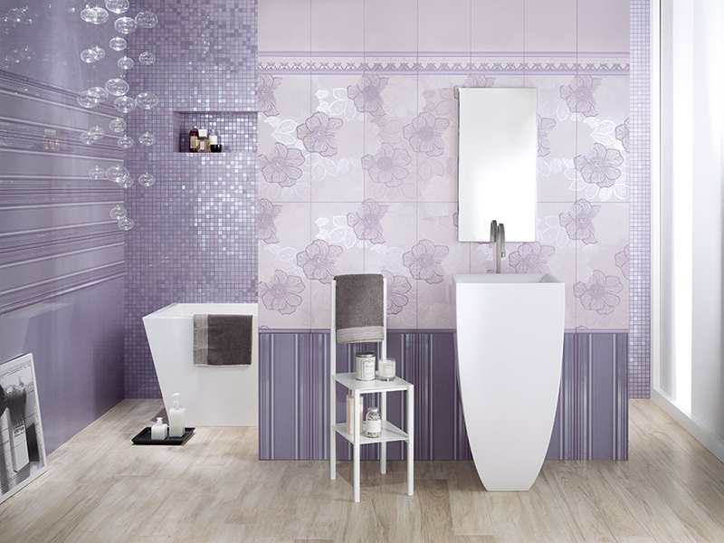 salle-bain-coloree-carrelage-mauve-mosaique-motif-floral