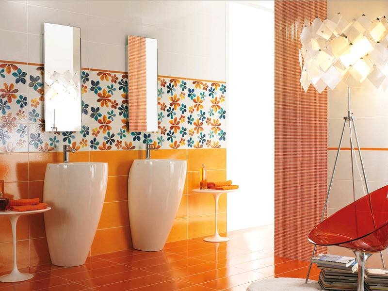 salle-bain-coloree-carrelage-orange-blanc-chaise-rouge salle de bain colorée