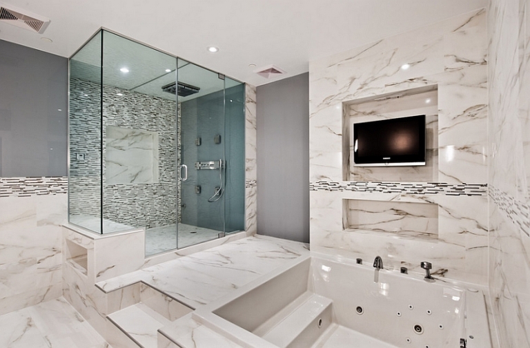 salle-bain-moderne-carrelage-sol-mural-marbre-blanc-cabine-douche-mosaique-balneo