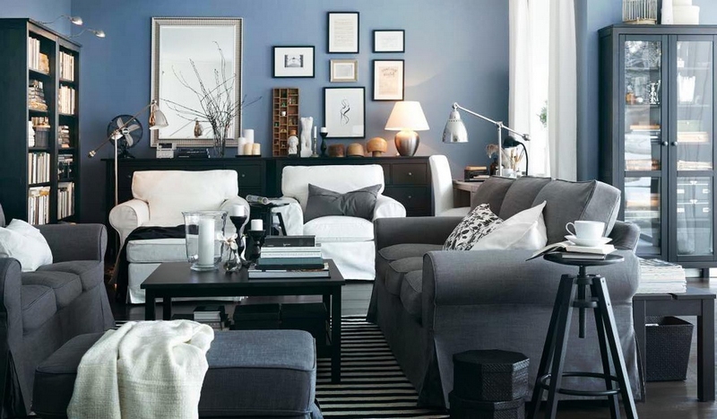 salon blanc et noir peinture-murale-bleu-gris-décoré-tableaux