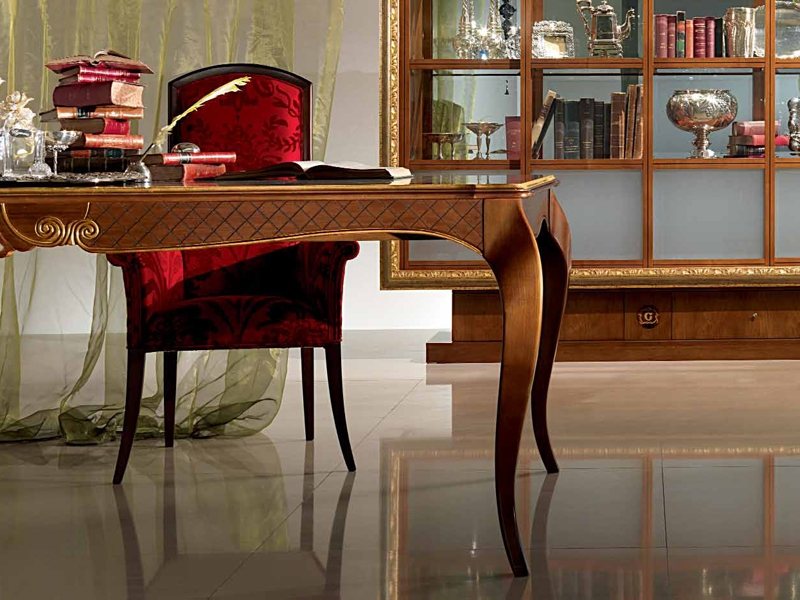 style-Louis-XV-table-manger-frise-motifs-treillis-centrée-idéogramme
