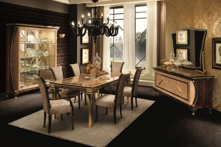 style-Louis-XV-table-manger-laqué-beige-boiserie-dorée