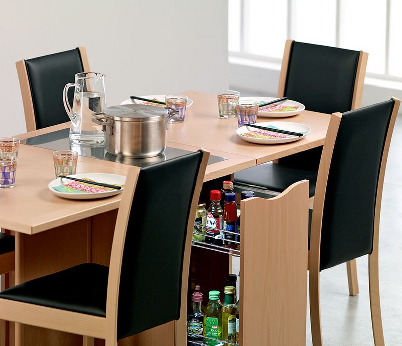 table-gain-place-érable-rangement-chaises-érable-cuir-noir