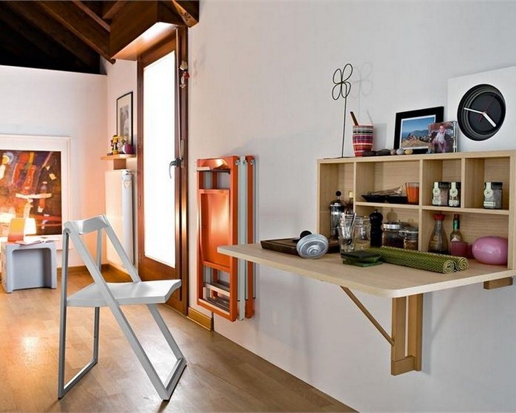 table-murale-rabattable-espace-rangement-bois-massif-clair