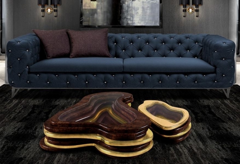 table-salon-design-forme-extraordinaire-canapé-Chesterfield-moderne