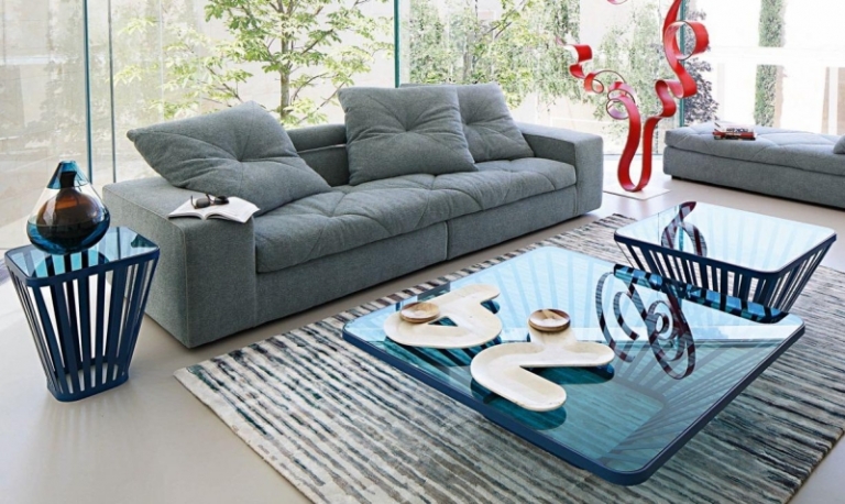 table-salon-design-moderne-verre-bleu-métal-table-appoint-assortie