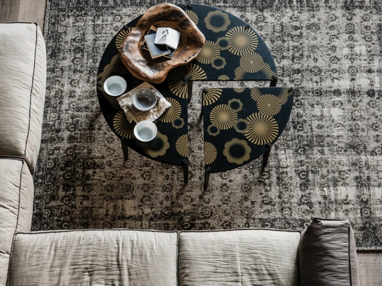 table-salon-design-ronde-segments-modulaires-motifs-floraux